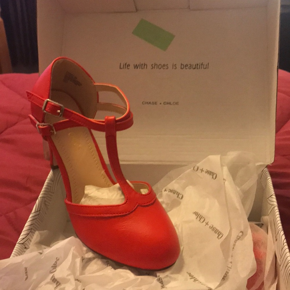 Mary Jane T-strap Round Toe Pumps